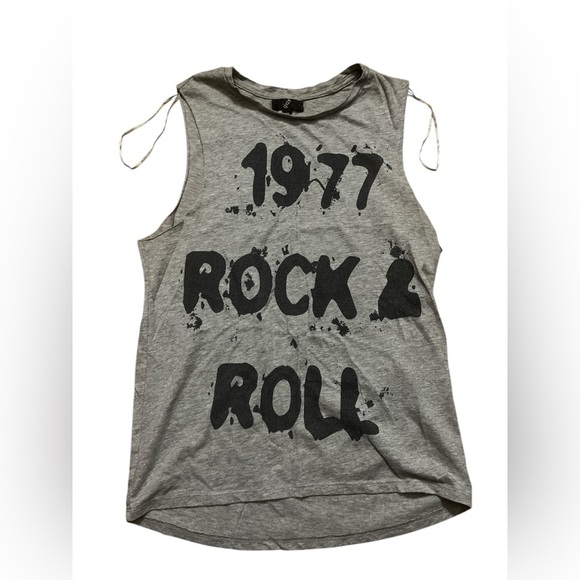 2 for $25 Women’s grey black print tank top size medium M - Picture 1 of 2